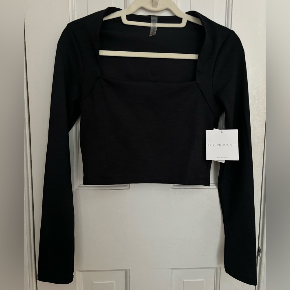 NWT Beyond Yoga Heather Rib Frame Cropped Pullover Black Size S
